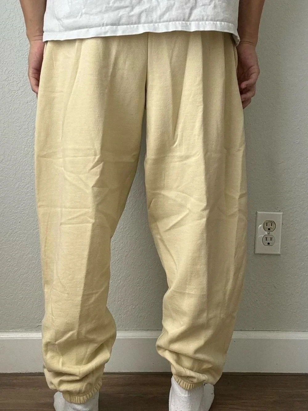 Galanty Logo Essential Graphics Cream Sweatpants